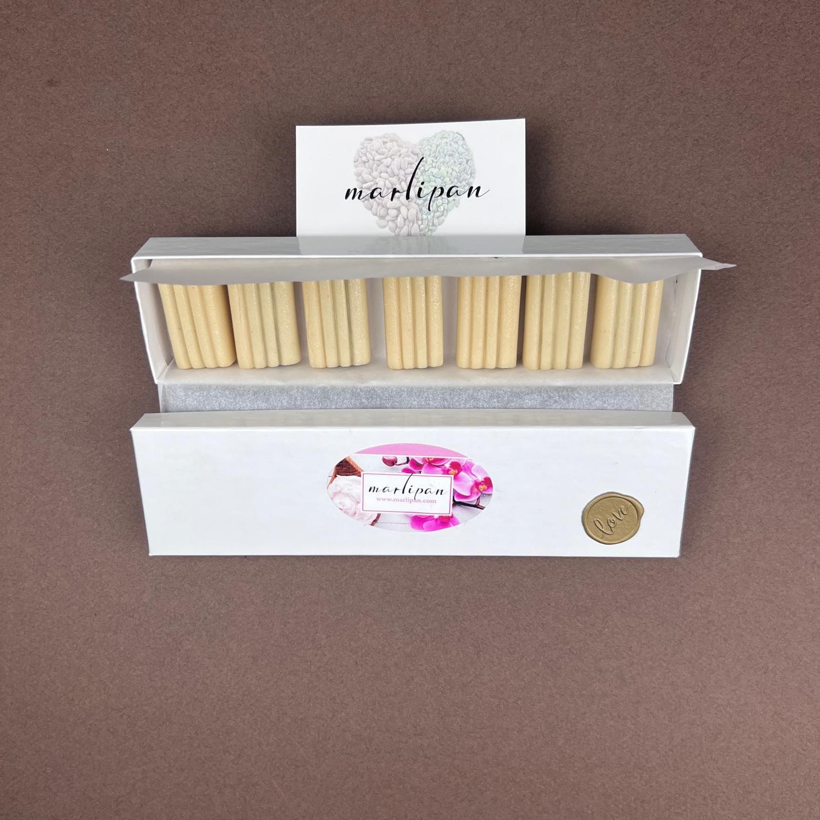 Marzipan fingers with pistachio filling